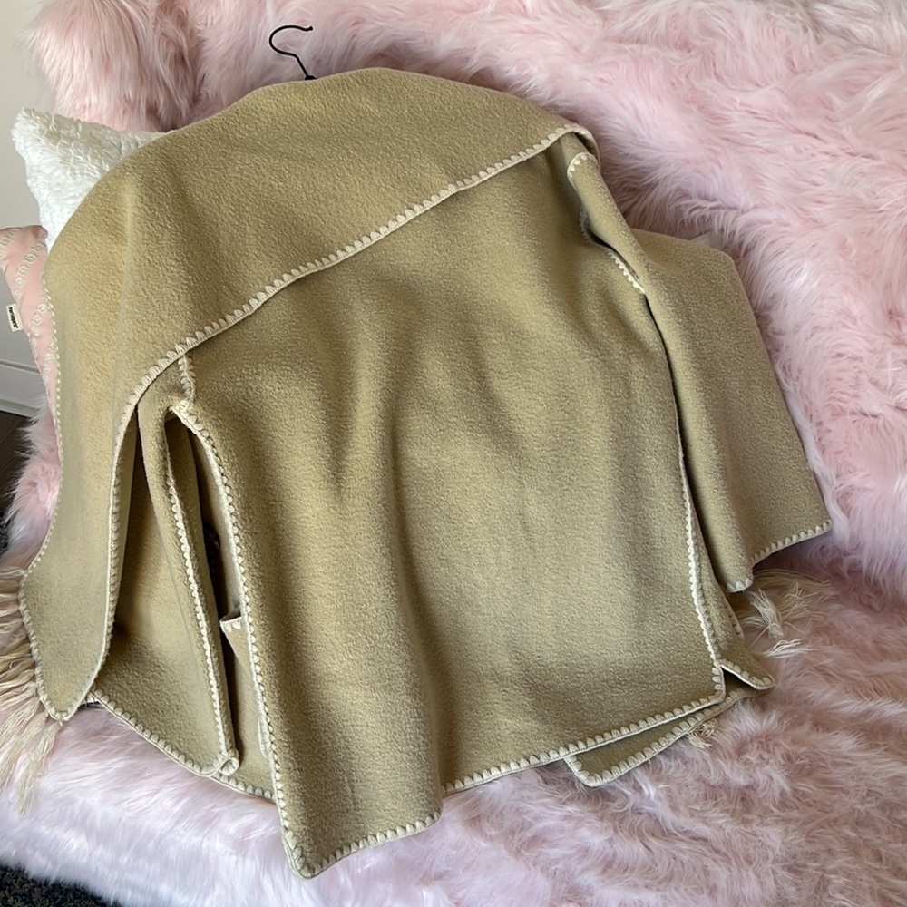 ❌SOLD❌ TOTEME
Draped fringed wool-blend jacket 32 - Picture 14 of 14